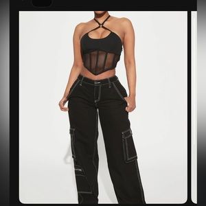 Mid rise cargo pants in black